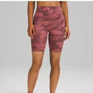 Lululemon Wunder Train High Rise Short 8"
Heritage 365 Camo Brier Rose Multi